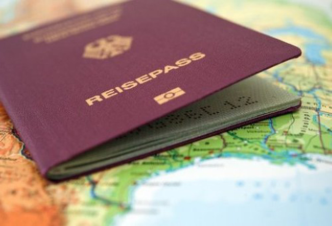 Người nước ngoài có thể nhận hộ chiếu Đức sau 5 năm